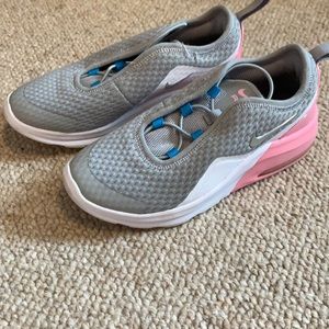 Girls athletic shoes